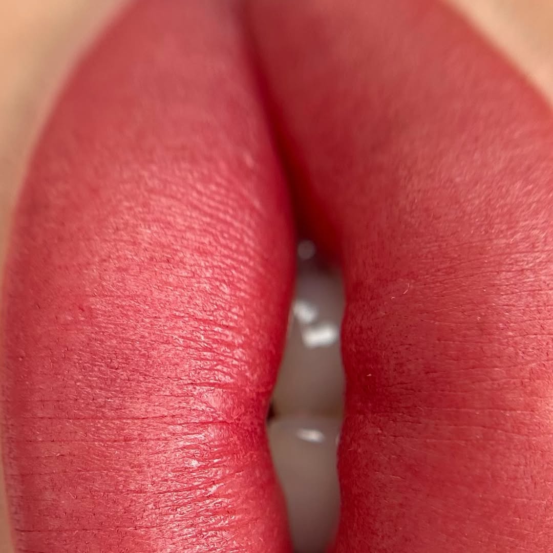NATURAL LIPS